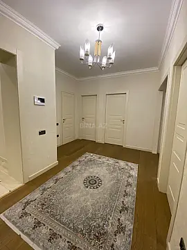 Satılır 3 otaqlı mənzil 145 m²