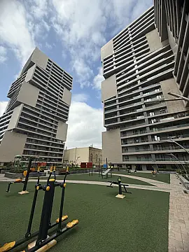 Satılır 3 otaqlı mənzil 145 m²