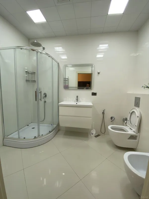 Satılır 3 otaqlı mənzil 145 m²