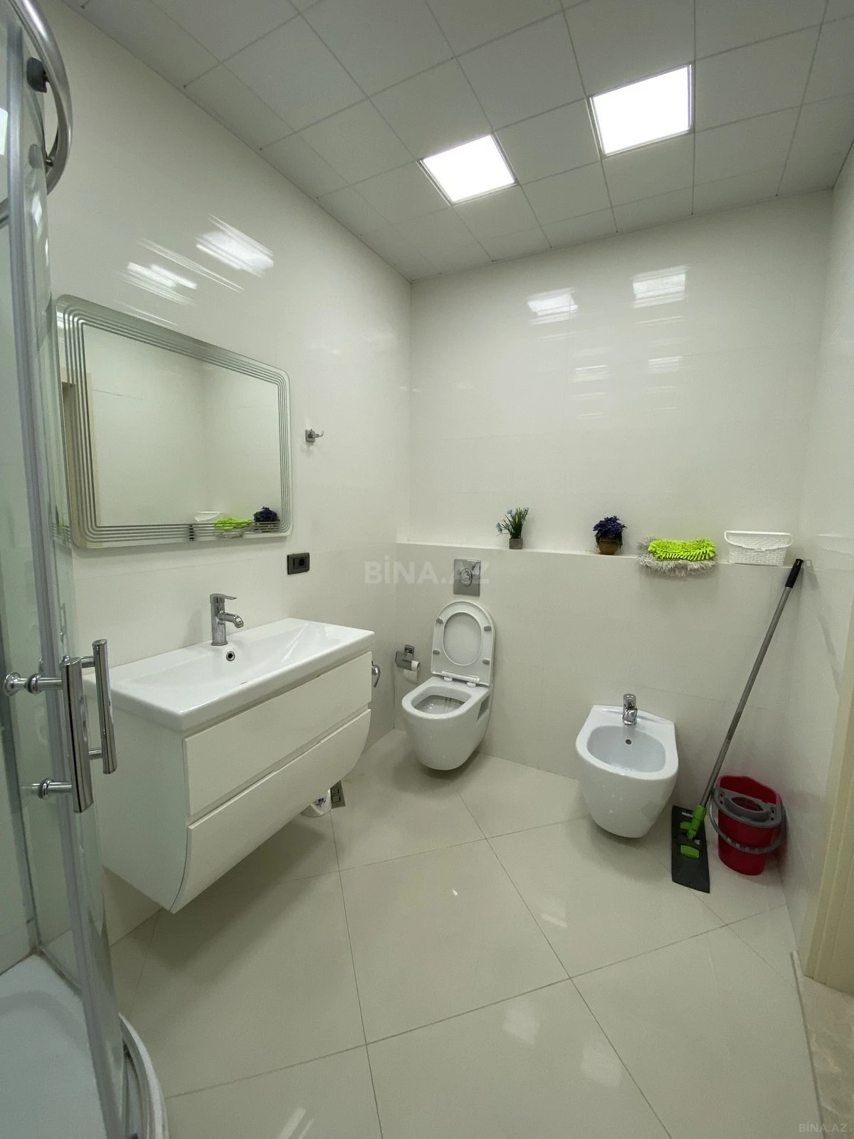 Satılır 3 otaqlı mənzil 145 m²