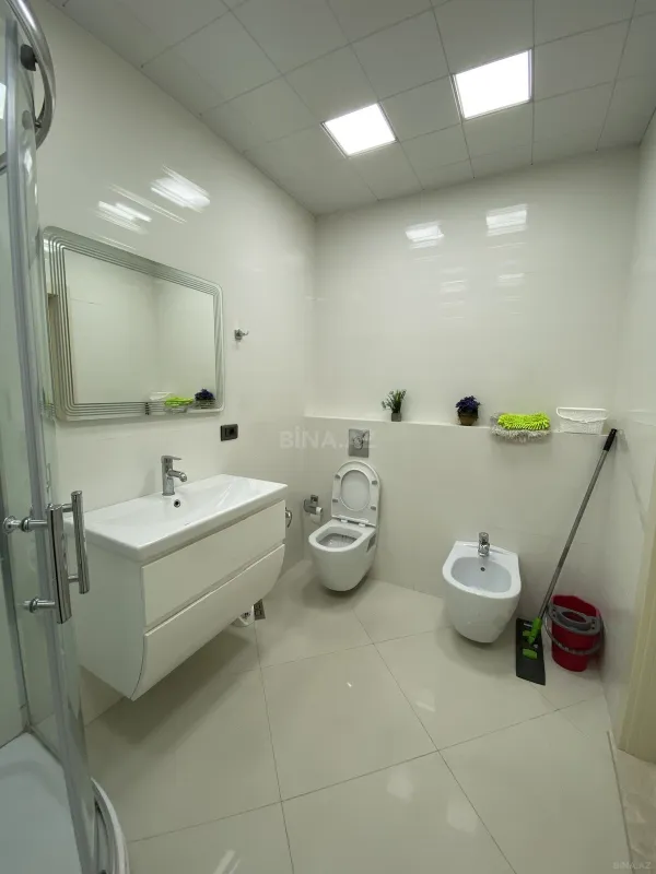 Satılır 3 otaqlı mənzil 145 m²