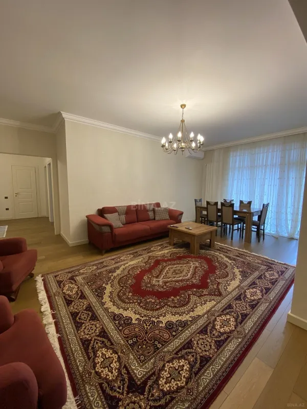 Satılır 3 otaqlı mənzil 145 m²