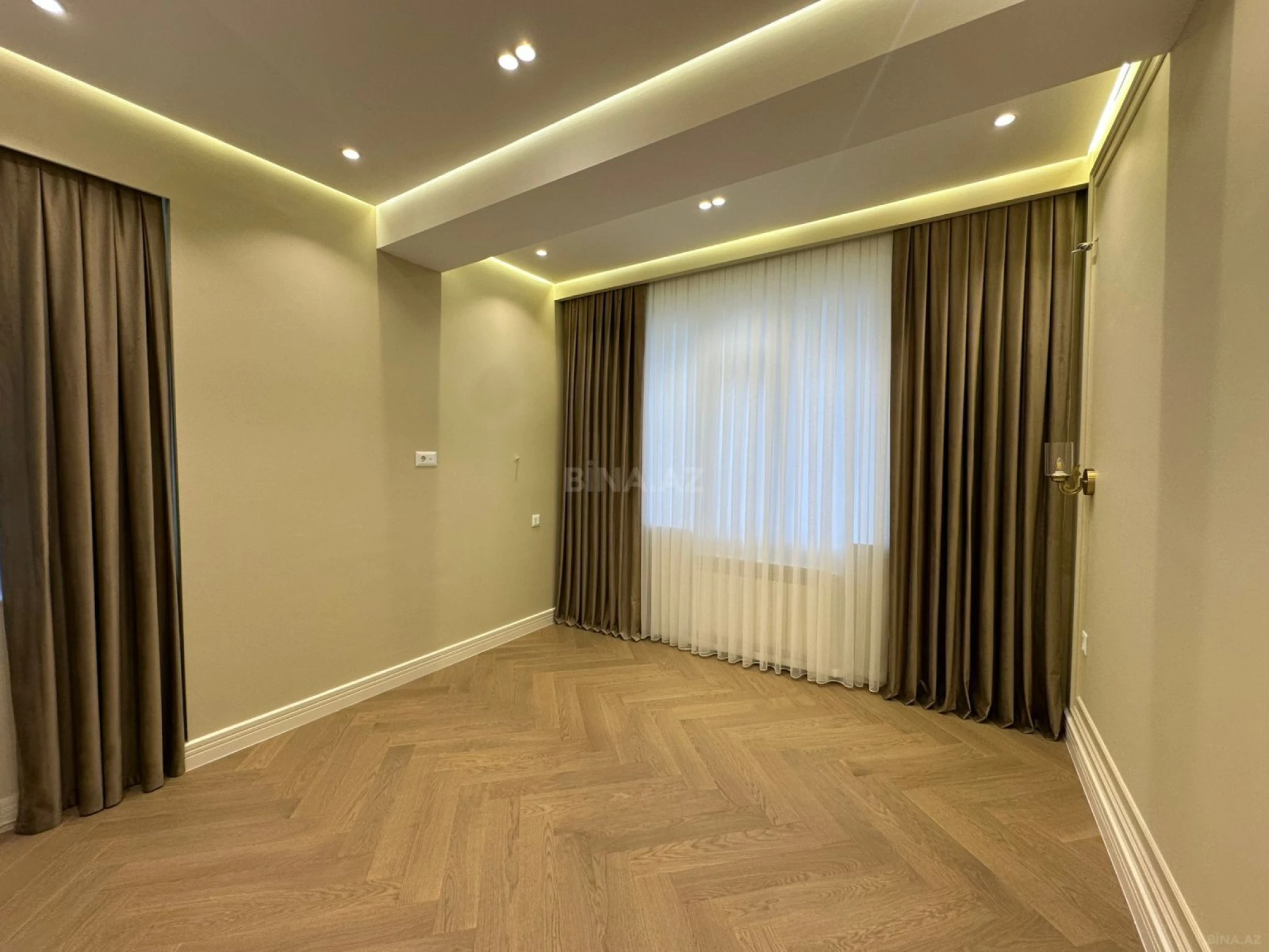 Satılır 3 otaqlı mənzil 87 m²