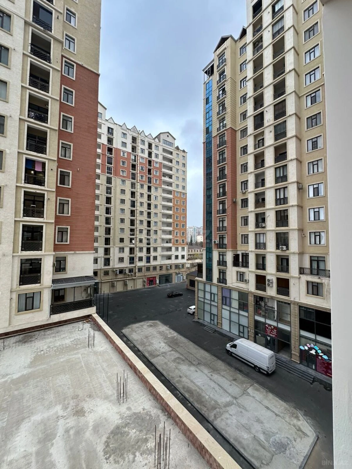 Satılır 3 otaqlı mənzil 87 m²