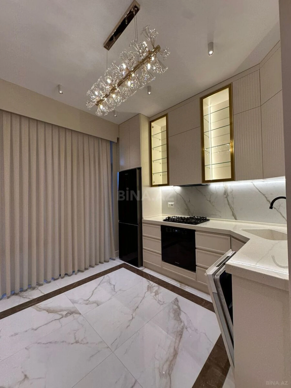 Satılır 3 otaqlı mənzil 87 m²