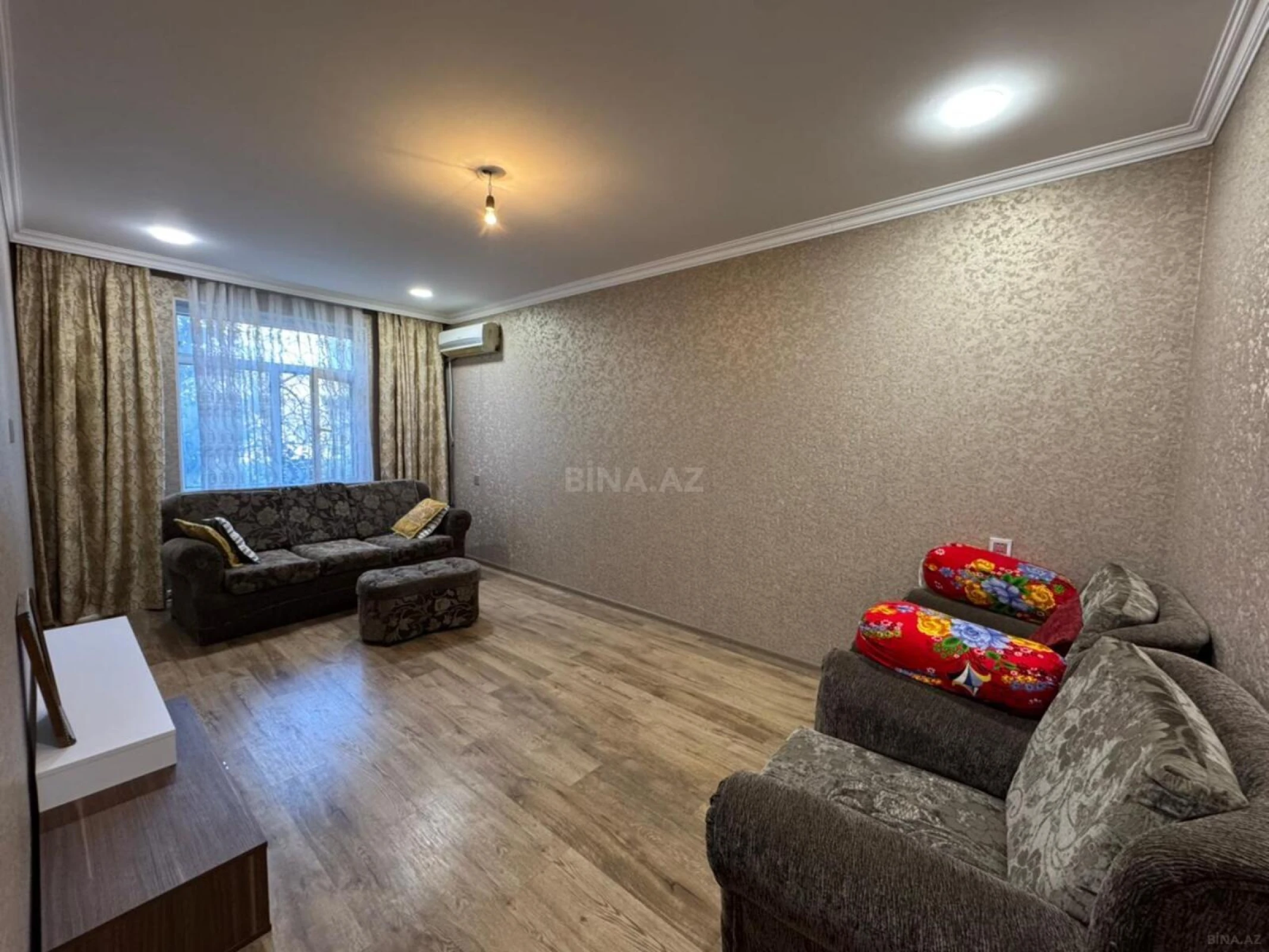 Satılır 2 otaqlı mənzil 65 m²