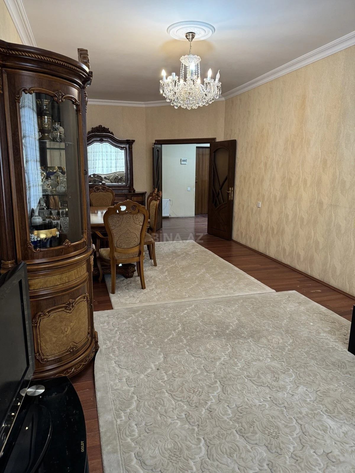 Satılır 2 otaqlı mənzil 101 m²