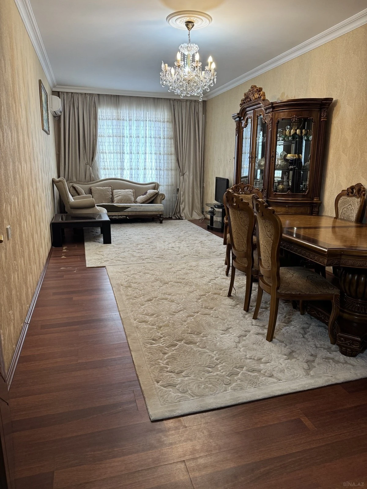 Satılır 2 otaqlı mənzil 101 m²