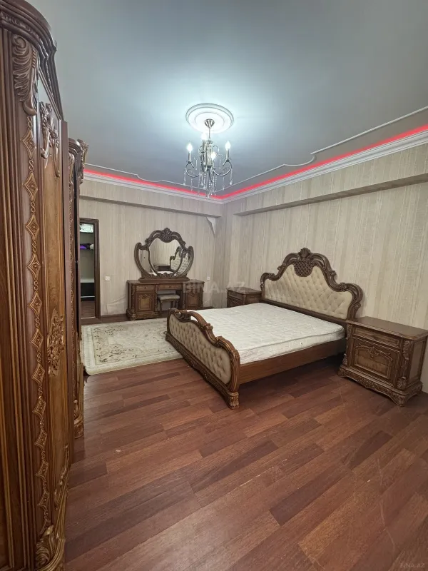 Satılır 2 otaqlı mənzil 101 m²