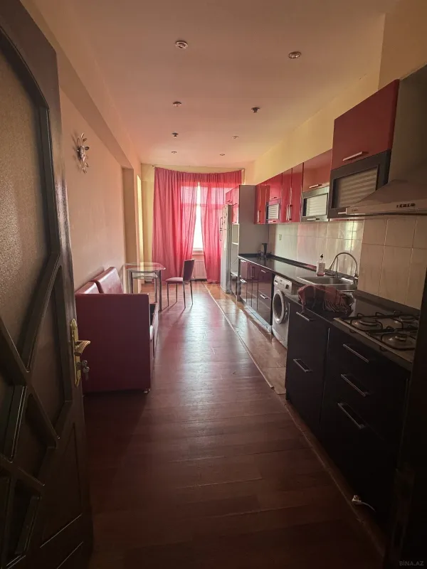Satılır 2 otaqlı mənzil 101 m²