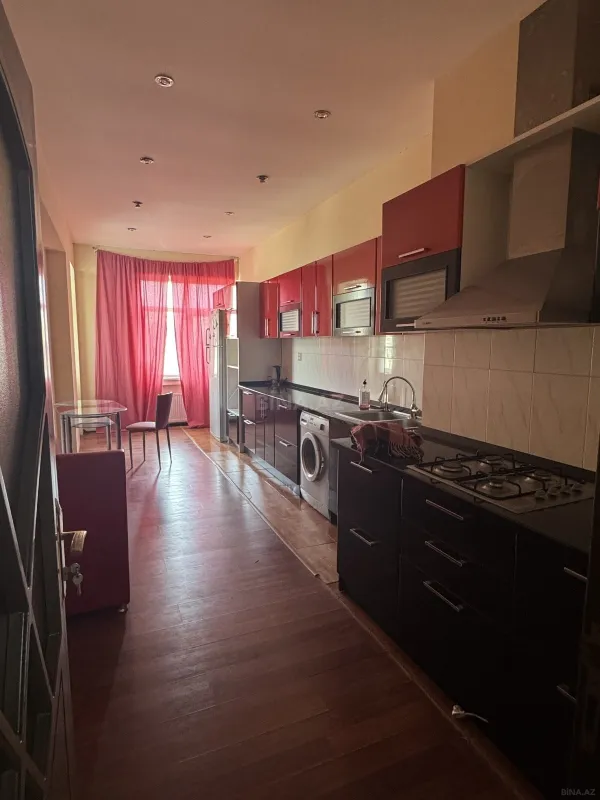Satılır 2 otaqlı mənzil 101 m²