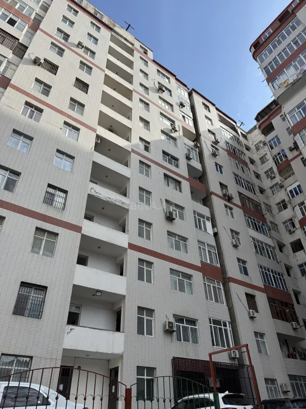Satılır 2 otaqlı mənzil 101 m²