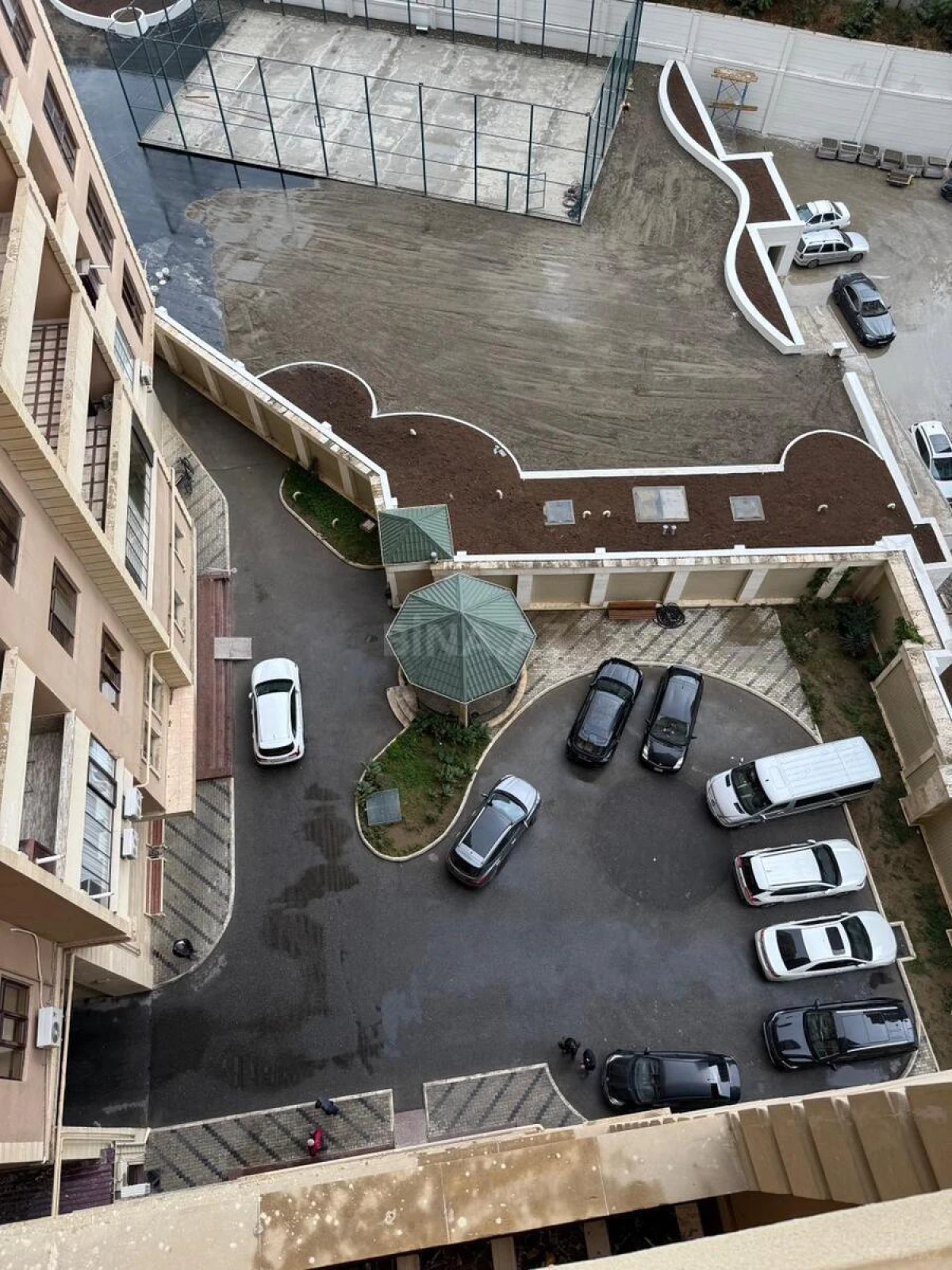 Satılır 4 otaqlı mənzil 188.5 m²