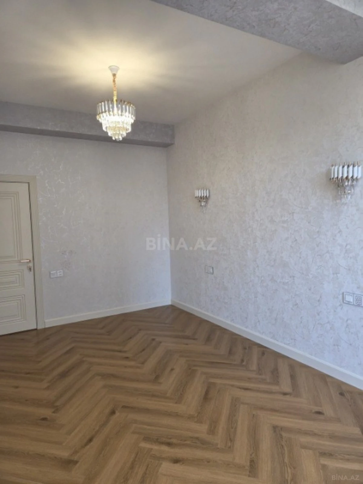 Satılır 2 otaqlı mənzil 74 m²