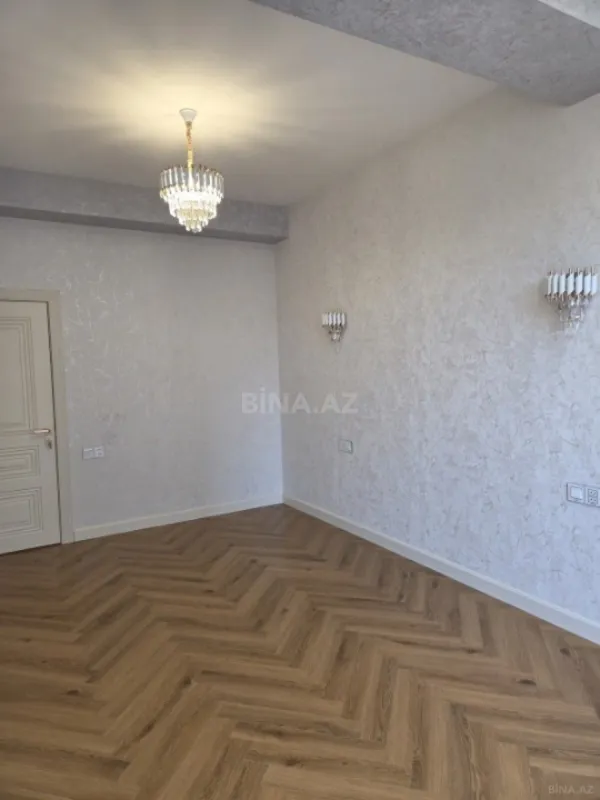 Satılır 2 otaqlı mənzil 74 m²