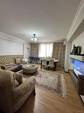 Kirayə verilir 2 otaqlı mənzil 72 m²