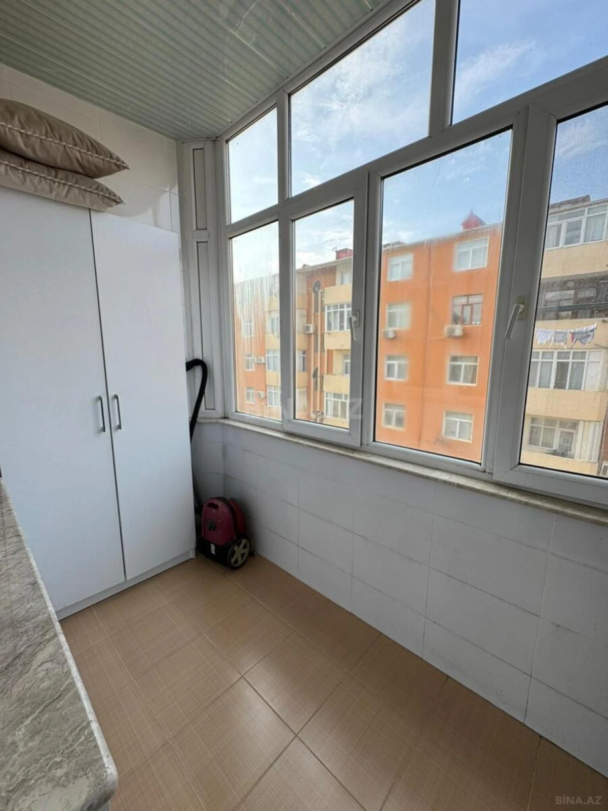 Kirayə verilir 2 otaqlı mənzil 72 m²