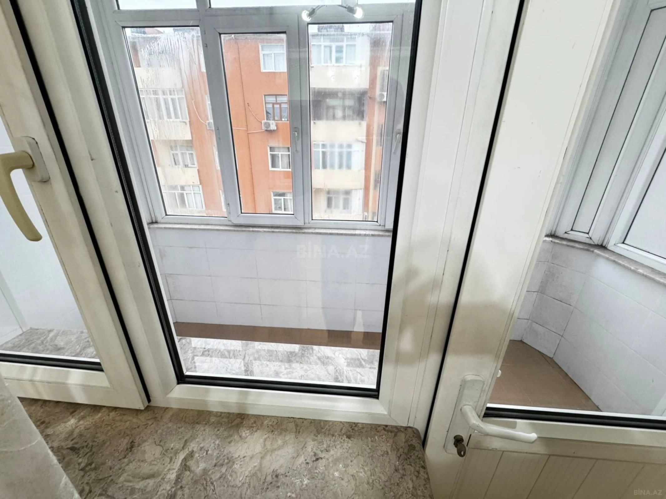 Kirayə verilir 2 otaqlı mənzil 72 m²
