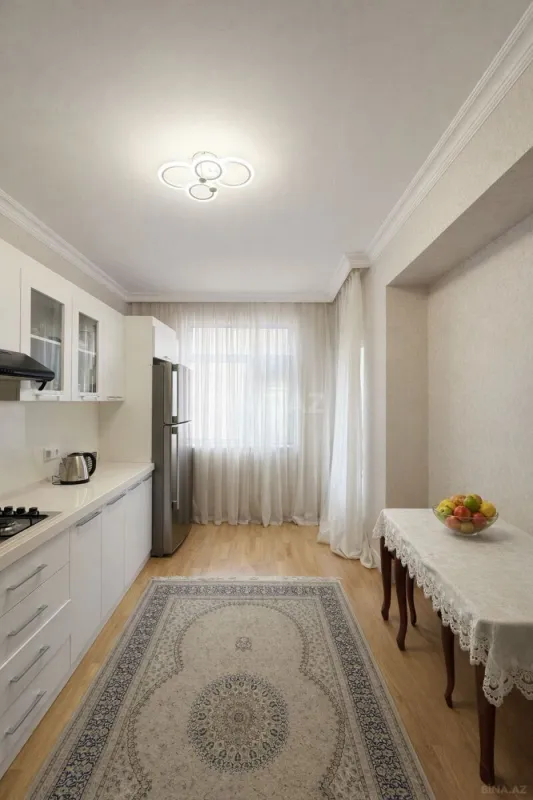 Kirayə verilir 2 otaqlı mənzil 72 m²