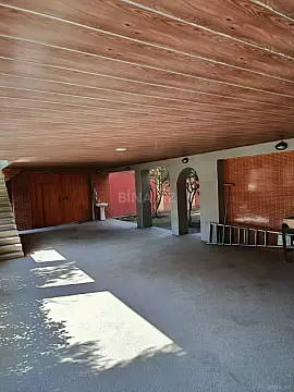 Satılır 11 otaqlı həyət evi 600 m²