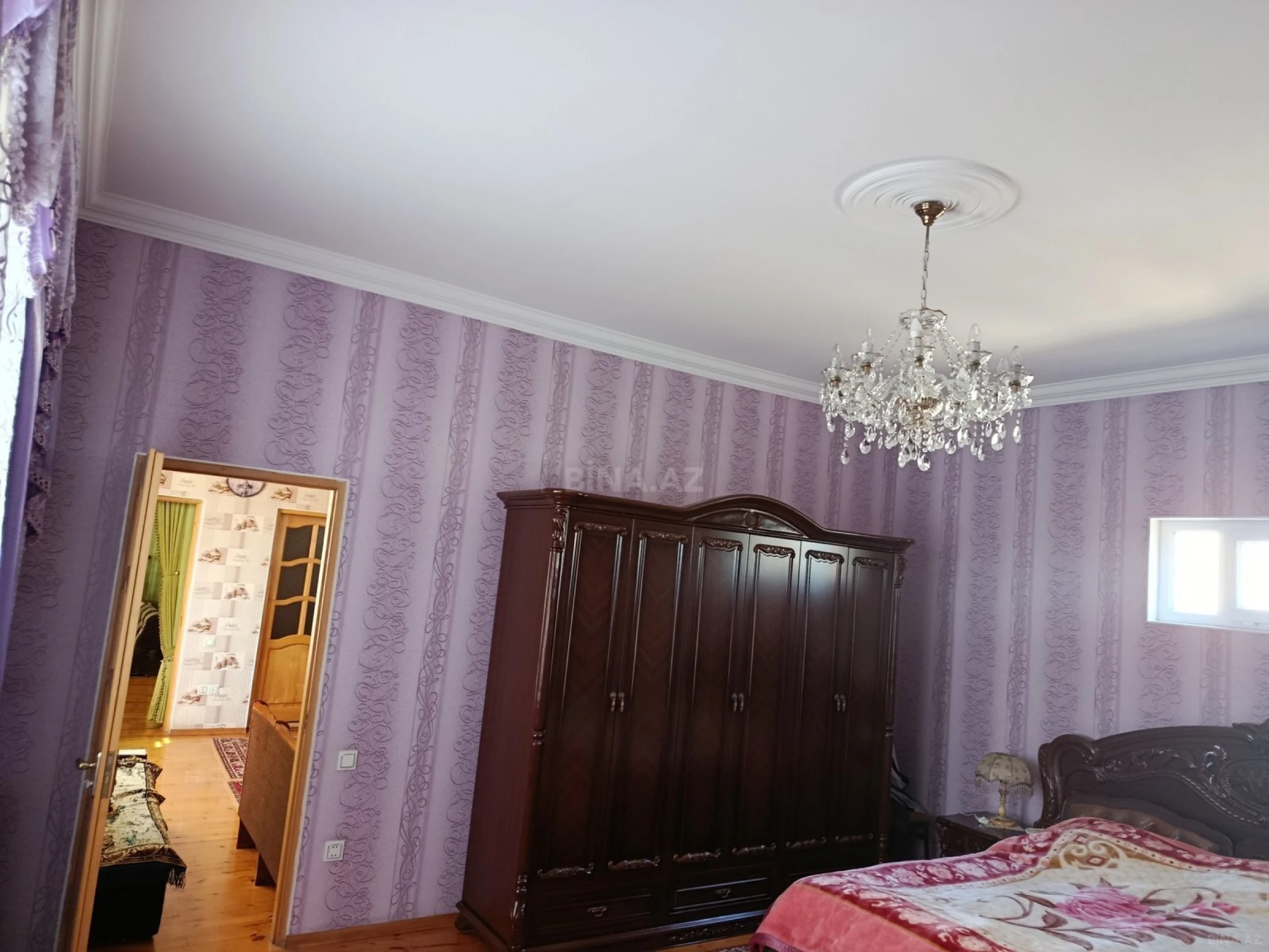 Satılır 11 otaqlı həyət evi 600 m²
