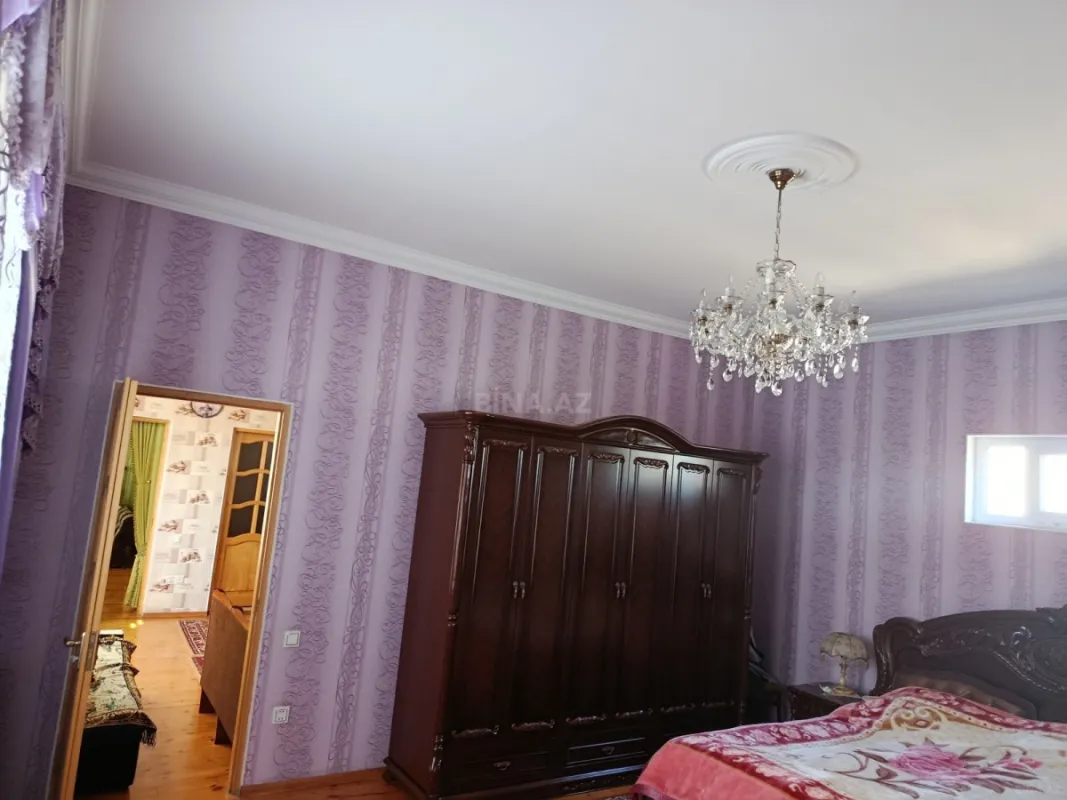 Satılır 11 otaqlı həyət evi 600 m²