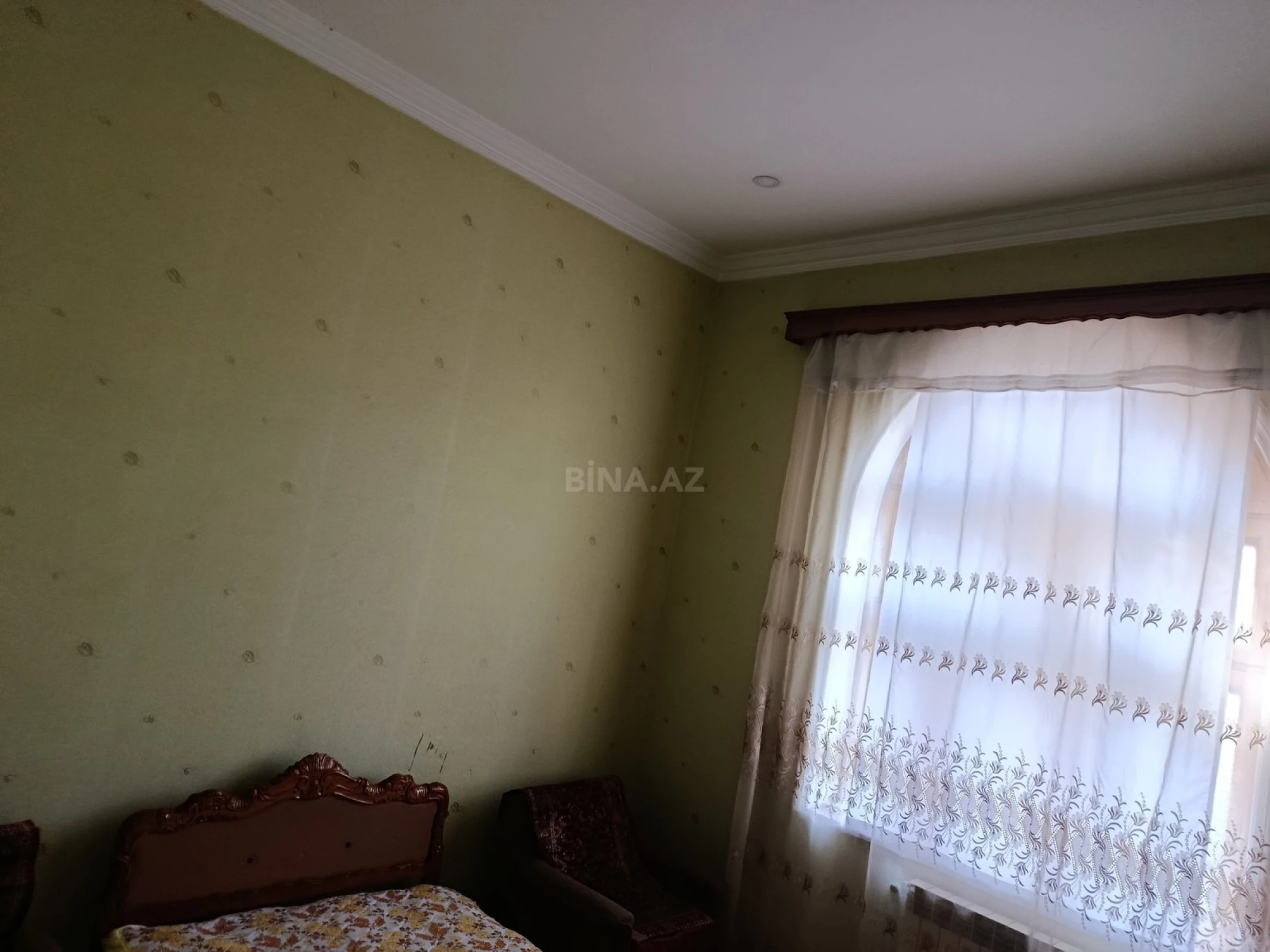 Satılır 11 otaqlı həyət evi 600 m²