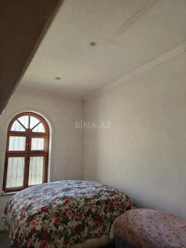 Satılır 11 otaqlı həyət evi 600 m²
