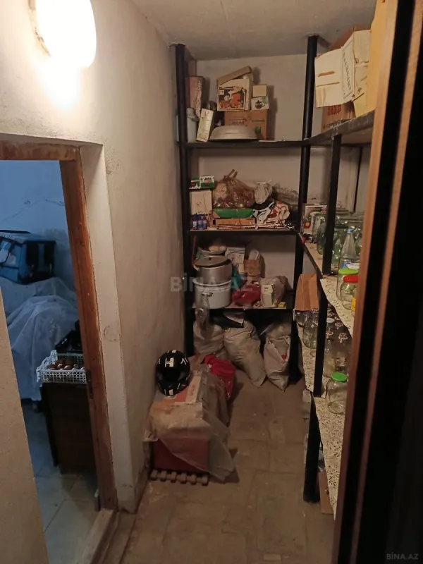 Satılır 11 otaqlı həyət evi 600 m²