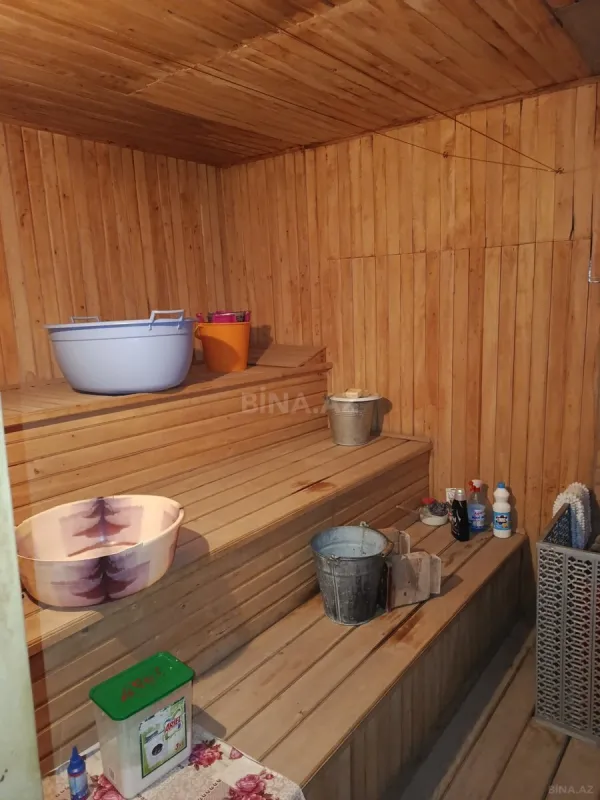 Satılır 11 otaqlı həyət evi 600 m²