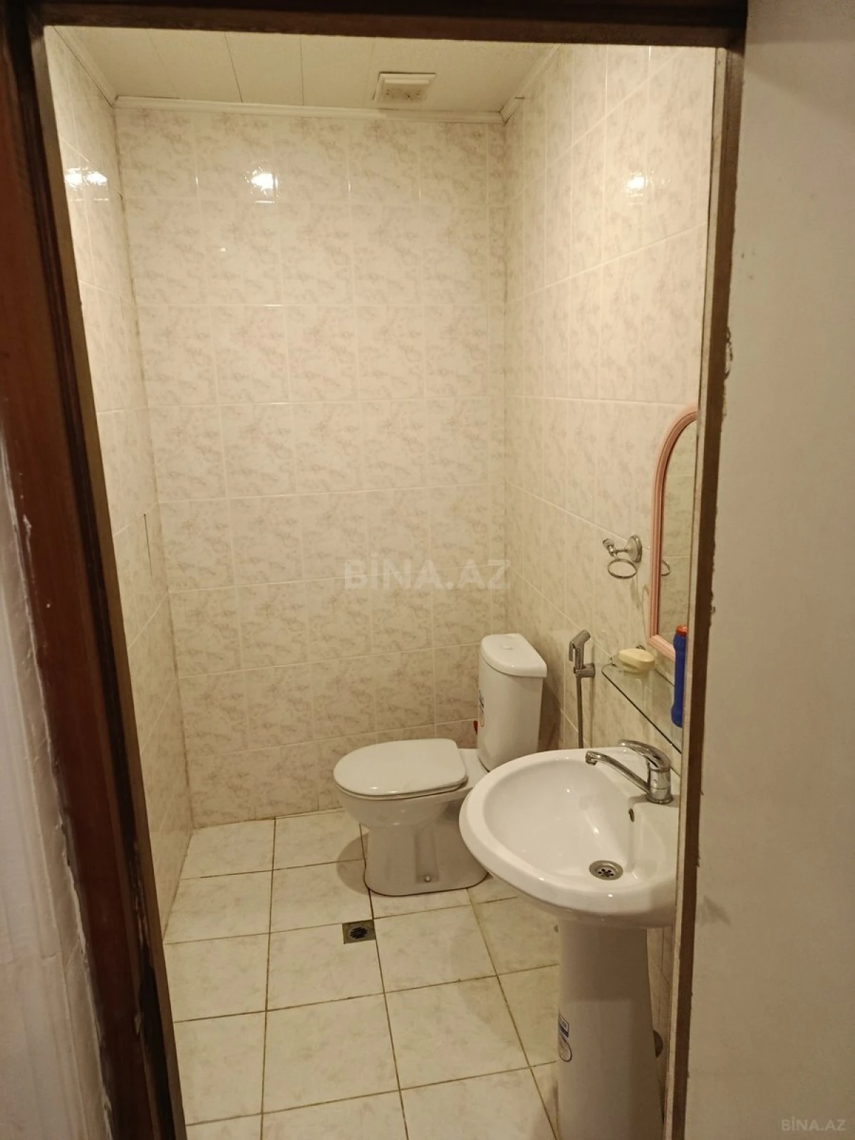 Satılır 11 otaqlı həyət evi 600 m²
