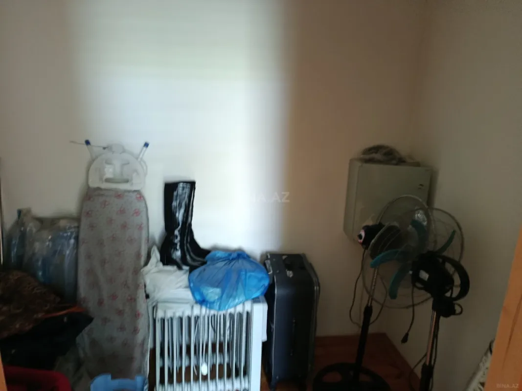 Satılır 11 otaqlı həyət evi 600 m²