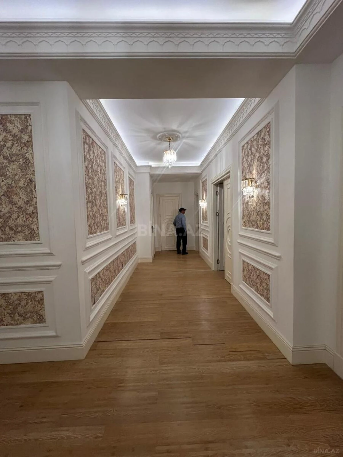 Kirayə verilir 2 otaqlı mənzil 111 m²