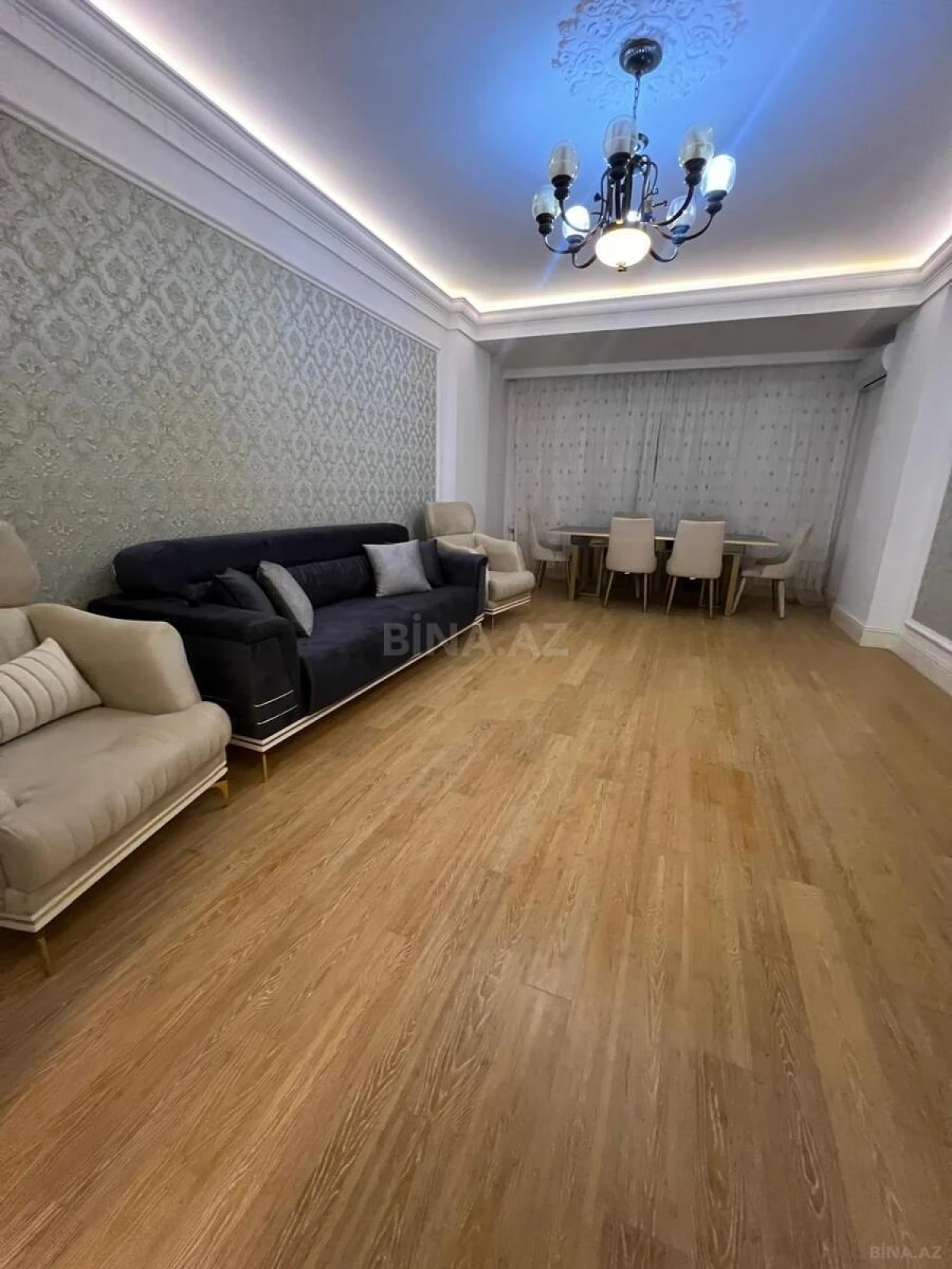 Kirayə verilir 2 otaqlı mənzil 111 m²