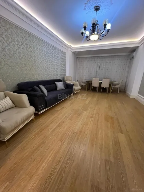 Kirayə verilir 2 otaqlı mənzil 111 m²