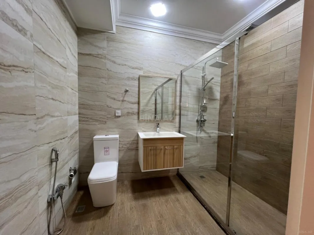 Kirayə verilir 2 otaqlı mənzil 111 m²