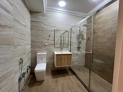 Kirayə verilir 2 otaqlı mənzil 111 m²