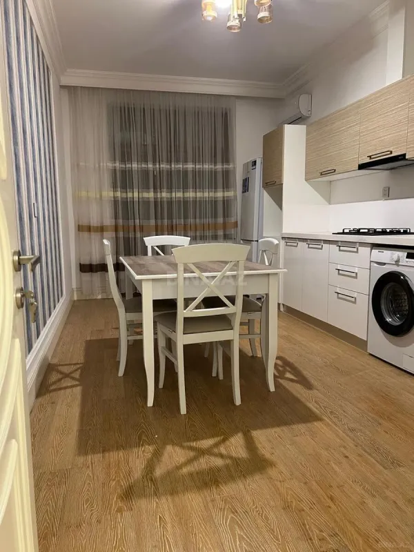 Kirayə verilir 2 otaqlı mənzil 111 m²