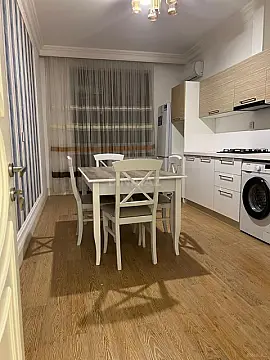 Kirayə verilir 2 otaqlı mənzil 111 m²
