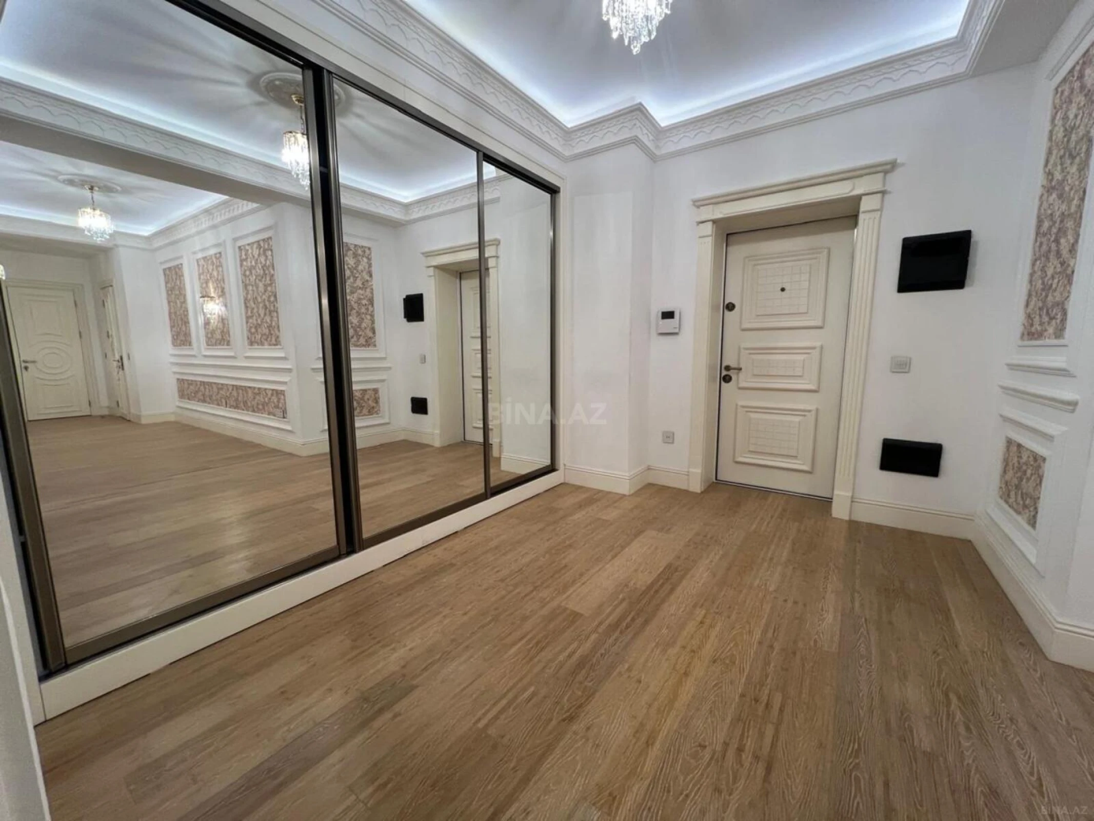 Kirayə verilir 2 otaqlı mənzil 111 m²