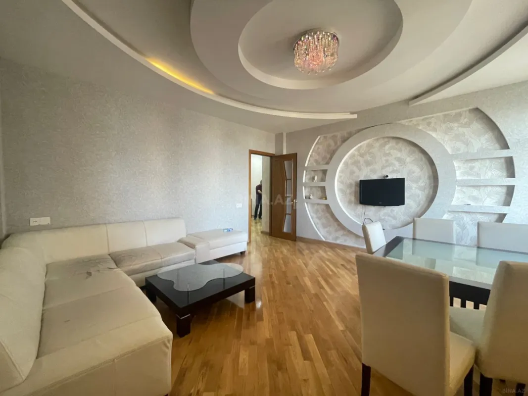 Kirayə verilir 3 otaqlı mənzil 98 m²