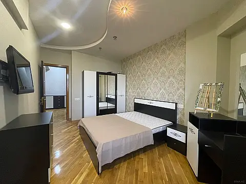 Kirayə verilir 3 otaqlı mənzil 98 m²