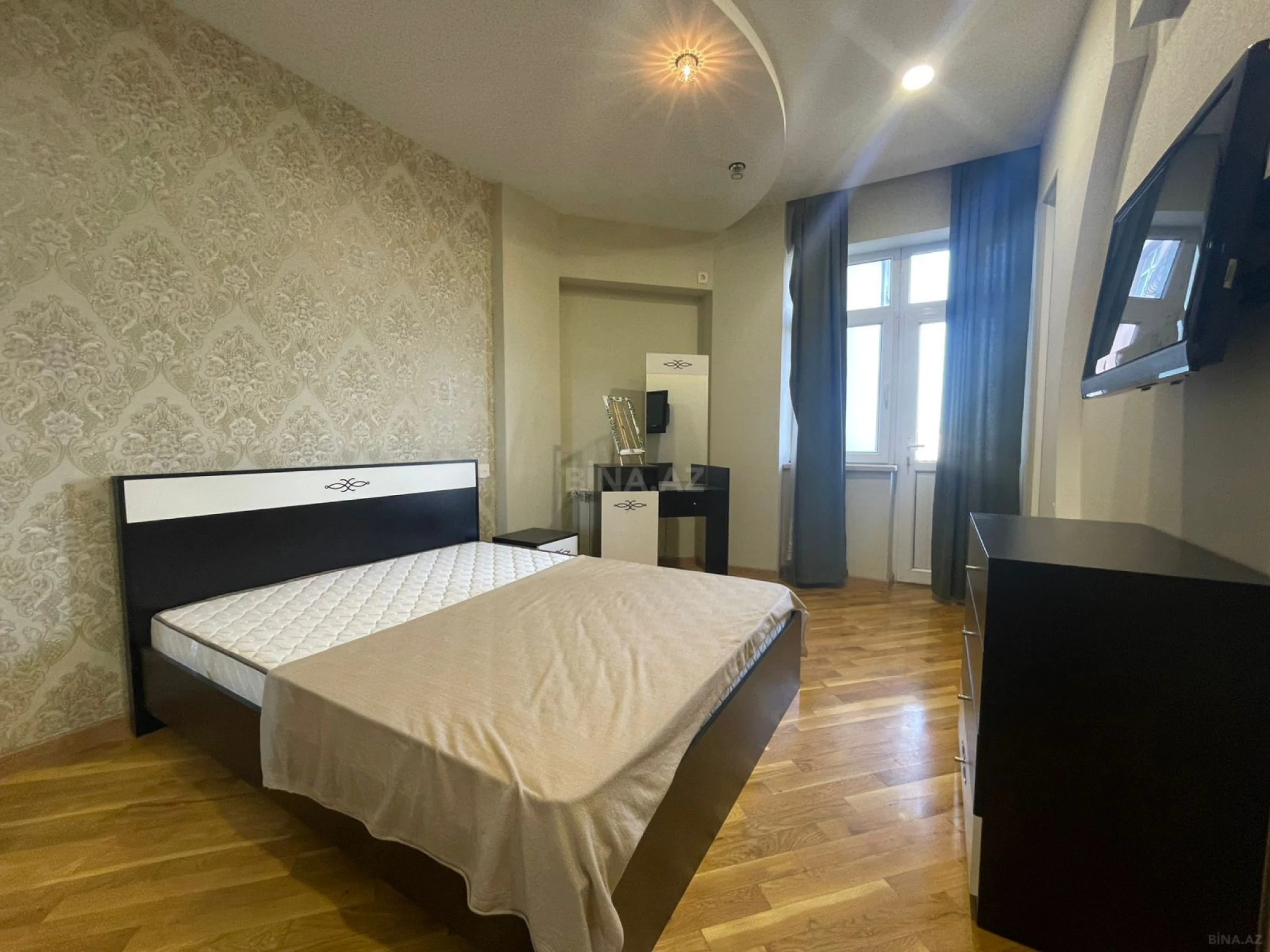 Kirayə verilir 3 otaqlı mənzil 98 m²