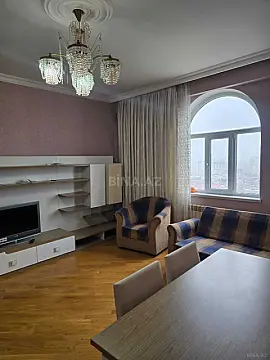 Kirayə verilir 2 otaqlı mənzil 60 m²