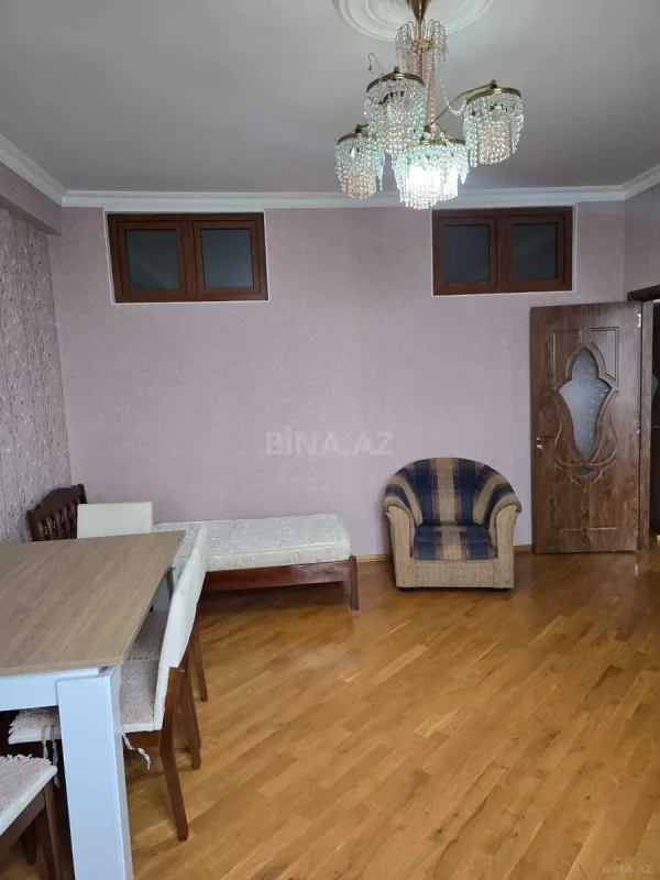Kirayə verilir 2 otaqlı mənzil 60 m²