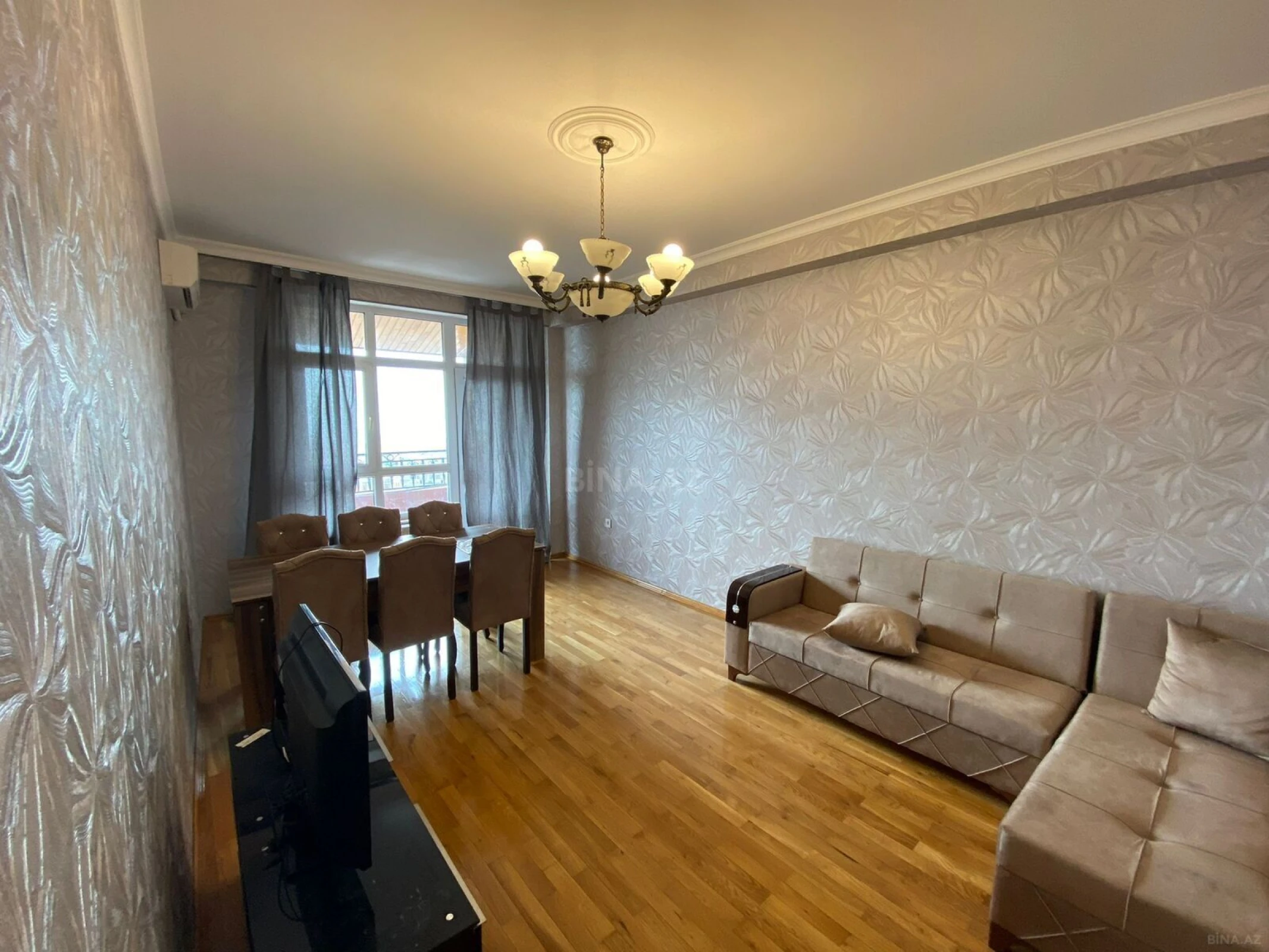Kirayə verilir 2 otaqlı mənzil 120 m²