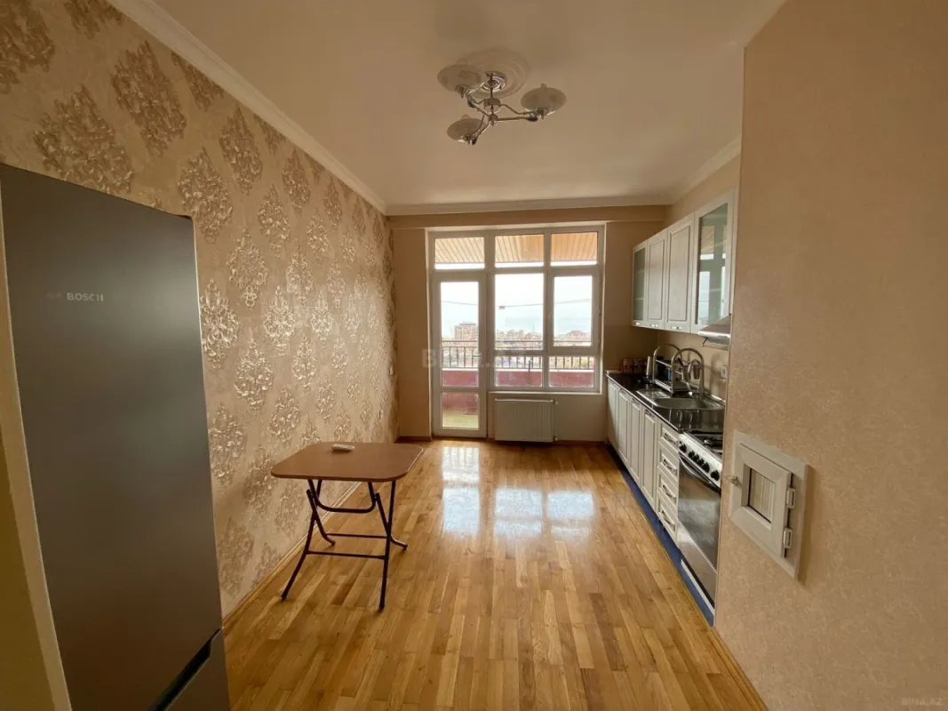 Kirayə verilir 2 otaqlı mənzil 120 m²