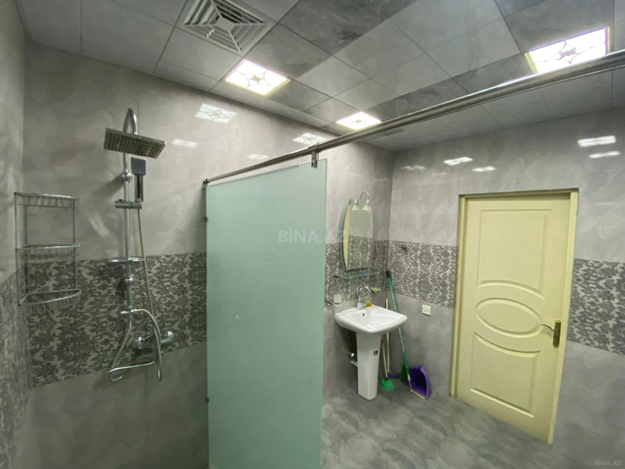 Kirayə verilir 2 otaqlı mənzil 120 m²