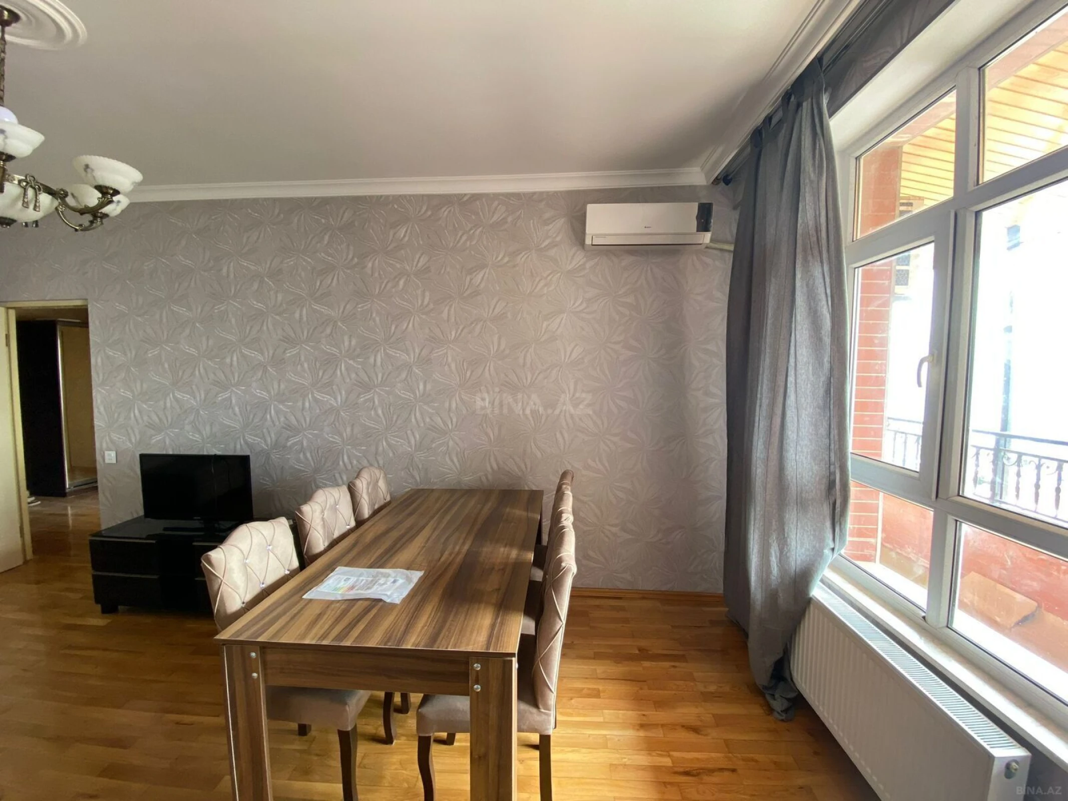 Kirayə verilir 2 otaqlı mənzil 120 m²
