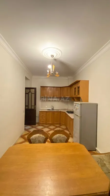 Kirayə verilir 2 otaqlı mənzil 80 m²